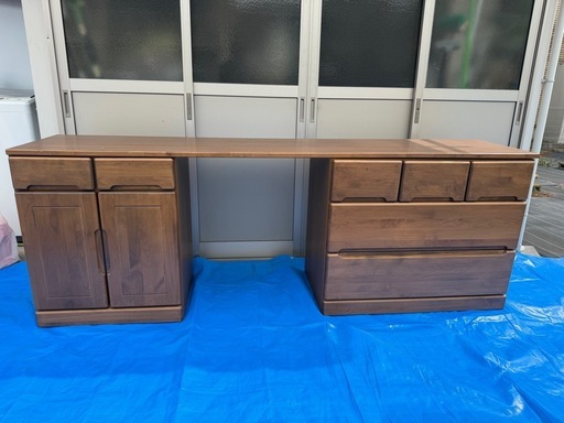 ちょっと珍しい机のような収納タンス中古品