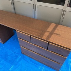 ちょっと珍しい机のような収納タンス中古品の画像