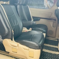 トヨタ　アルファード　7人乗の画像