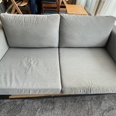 無料　IKEA 2人がけソファの画像