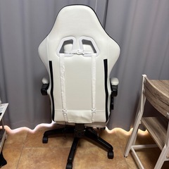 ゲーミングチェアの画像