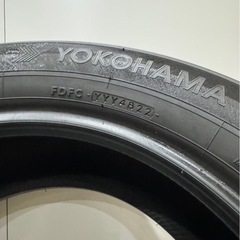 サマータイヤSALE！[極上]YOKOHAMA BluEarth ヨコハマブルーアース E51 225/60R17 17インチ 6.5〜8分山 22年製 4本 中古相場22,800円 クレジット決済可の画像