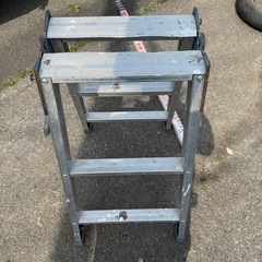 【使用可能】長谷川工業 アルミ兼用脚立 RE-09B 天板高さ81cm 耐荷重100kg の画像