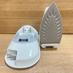 【k41アイロンと台】コードレススチームアイロン NI-CL37E7 Panasonic 台付の画像