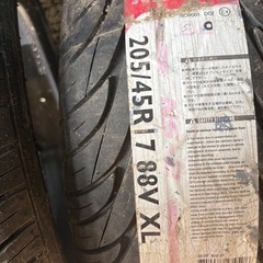 205/45/R17 タイヤの画像