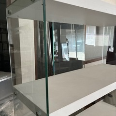 ガラス棚の画像