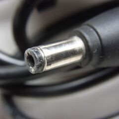 ノートパソコン用ACアダプタの画像