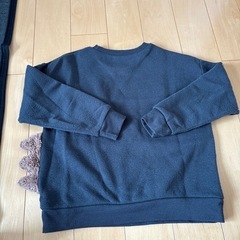 120センチ裏起毛トレーナーの画像