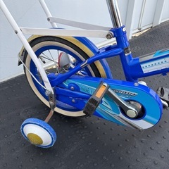 かがやき新幹線デザイン幼児用自転車ヘルメット付きの画像