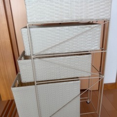 隙間収納家具の画像