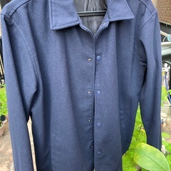 メンズジャケット　紺色　ドライクリーニング済みの画像