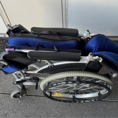 カドクラ 車椅子 ビーンズ カリビアンブルー F102-Bの画像