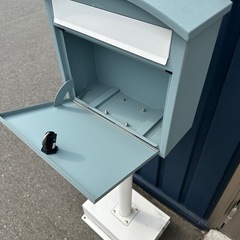 置き型ポスト　ライトブルーの画像