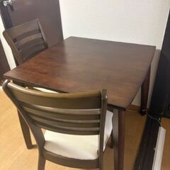 ダイニングテーブル・椅子の画像