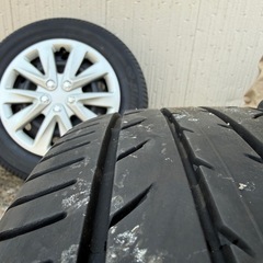 ヴォクシーの純正ホイール、タイヤの画像