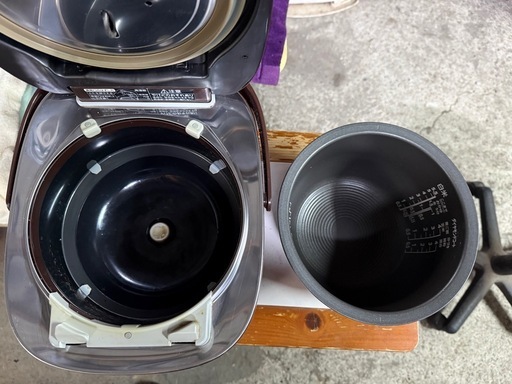 東芝 真空圧力IH炊飯ジャー 5．5合炊き オリジナル 炎匠炊き グランブラウン RC-10E9VS T