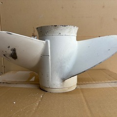 中古　ヤマハ船外機のプロペラ(13×19-K)の画像