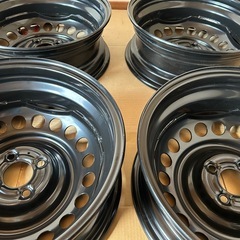 スチールホイールとホイールキャップ4本セットの画像