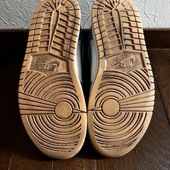 NIKEエアージョーダン１ミッドの画像