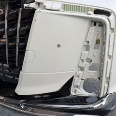 アルファード　フロントバンパー　の画像