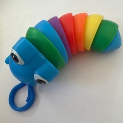 くねくねイモムシキーホルダーの画像