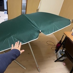 ほぼ未使用！レジャーパラソル２．０ｍ　グリーンの画像