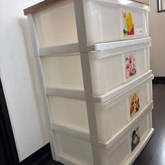 衣装ケースの画像