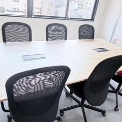会議テーブルの画像