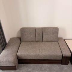 4/4まで【配送可】2人掛けソファ｜収納付き・フラット可の画像