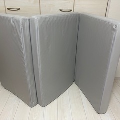 三つ折りマットレス　2個セットの画像