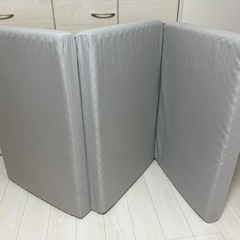 三つ折りマットレス　2個セットの画像