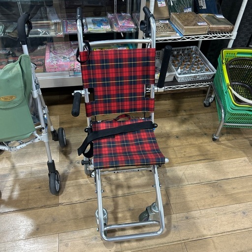 車椅子 軽量 　アルミ折りたたみ　コンパクト　車椅子