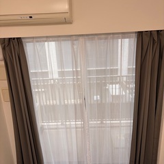 4/4まで【配送可】遮光・断熱カーテン（レース付き）一年のみの使用の画像