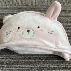 うさぎの耳付きホワイトおくるみの画像