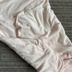 うさぎの耳付きホワイトおくるみの画像