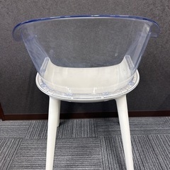 【取引中】おしゃれチェア2脚セット クリア×白の画像