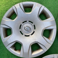 ハイエース　ホイールキャップ　3枚
の画像