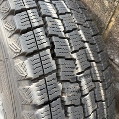 1️⃣ ハイエーススタッドレスタイヤホイール付き
の画像