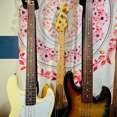 女性ベーシストがジャズ、ロックベースお教えします！フレットレス対応しますの画像