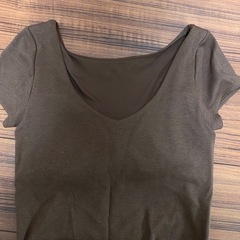 半額以下！エアリズム　新品　レディース　キッズ　ブラ付　ユニクロ 　ローバックブラTシャツ　ブラウン Sサイズの画像