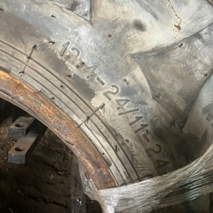 トラクタータイヤ　１本　の画像