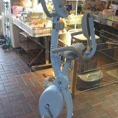 ALINCO ALFITS フィットネスバイク AFBX4721LB ライトブルー 折りたたみ式 負荷8段階 アルインコ エアロバイク クロスバイク フィットネス トレーニング ダイエット 札幌市東区 新道東店の画像