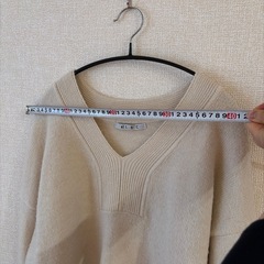 ALBC ニット セーター Vネック アイボリーの画像