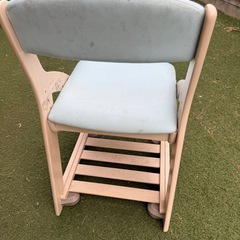 子供机の椅子の画像