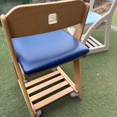 子供机の椅子の画像