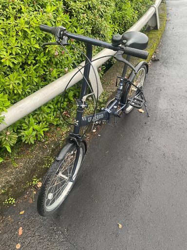 リサイクルショップどりーむ鹿大前店　No.695 折り畳み自転車　ネイビーカラー　ギア切替6段変速?　折り畳み可能で便利♪　状態良好♪