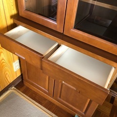 綺麗な食器棚、書類棚としてもOK!の画像