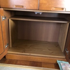 綺麗な食器棚、書類棚としてもOK!の画像