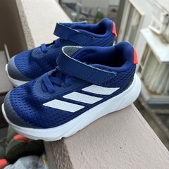 子供用シューズの画像