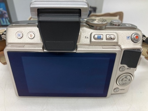 【トレファク足立扇店】ﾐﾗｰﾚｽ一眼ｶﾒﾗ OLYMPUS PEN Lite  E-PL5 ﾀﾞﾌﾞﾙｽﾞｰﾑｾｯﾄ  付属品完備 難